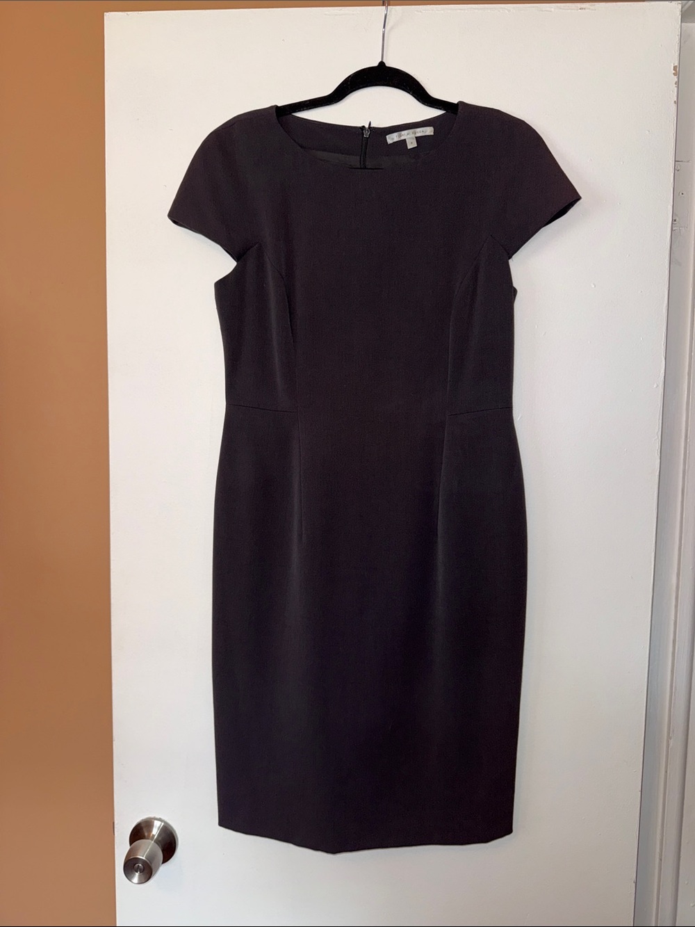 Fiori di Zucca Cap-Sleeve Midi Sheath Dress in Dark Gray